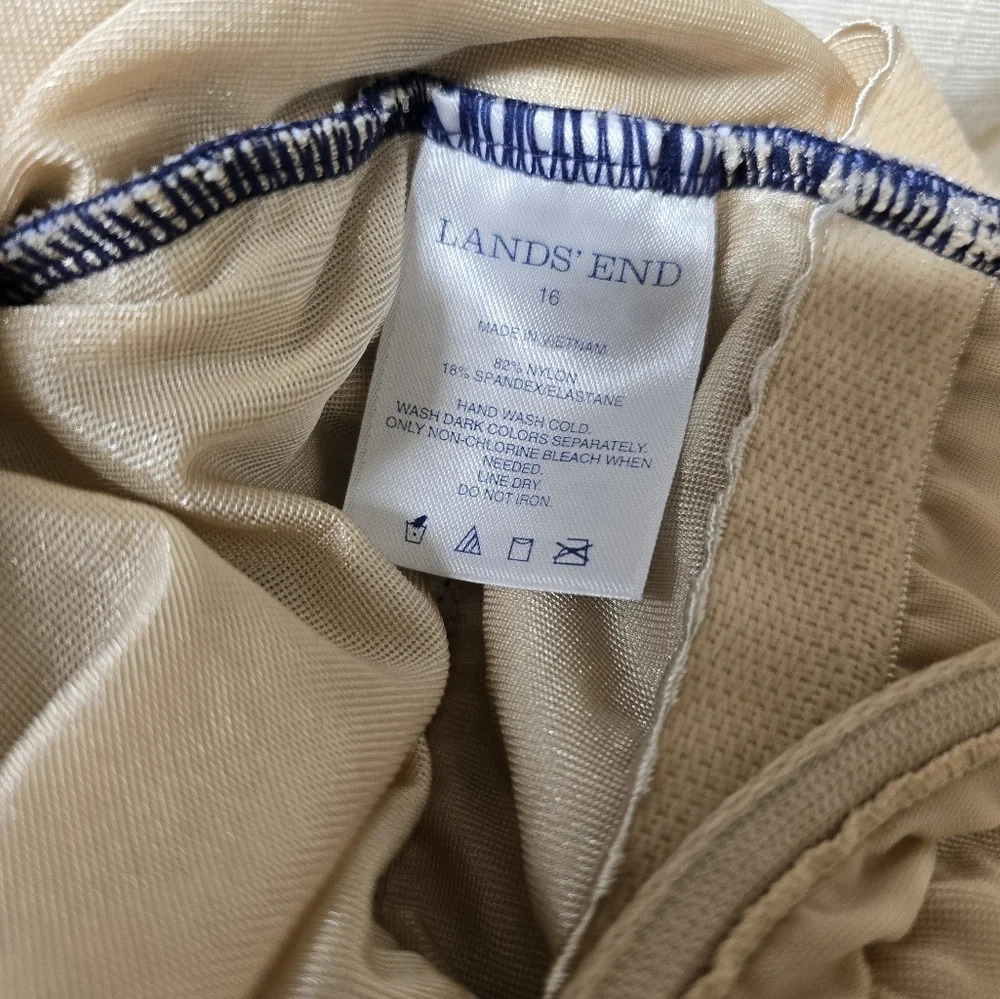 LANDS END Women's Square Neck Underwire Tankini Swimsuit Top Nvy/Wt Sz 16 - Picture 8 of 8